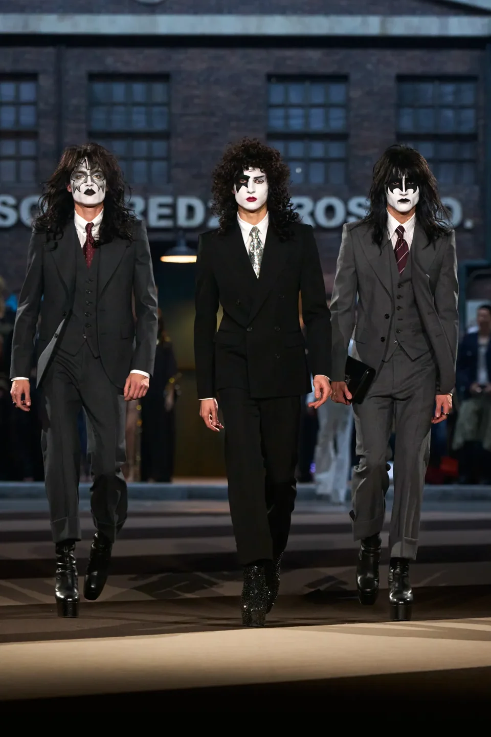 00052-dsquared2-fall-2025-ready-to-wear-credit-gorunway