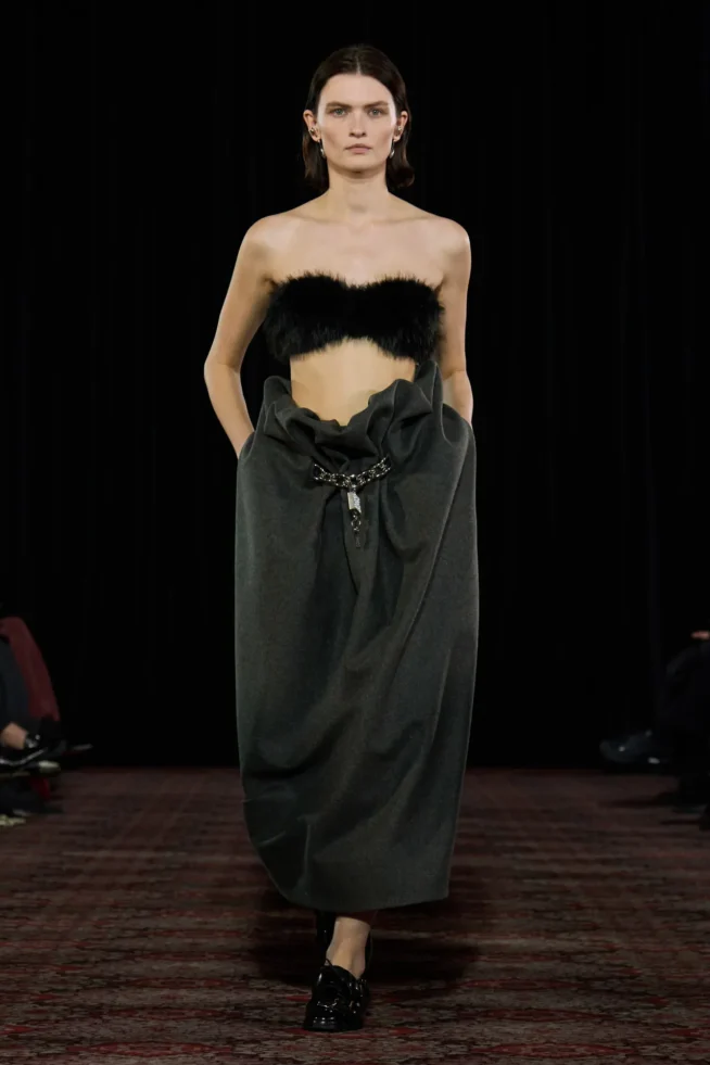 00052-simone-rocha-fall-2025-ready-to-wear-credit-gorunway