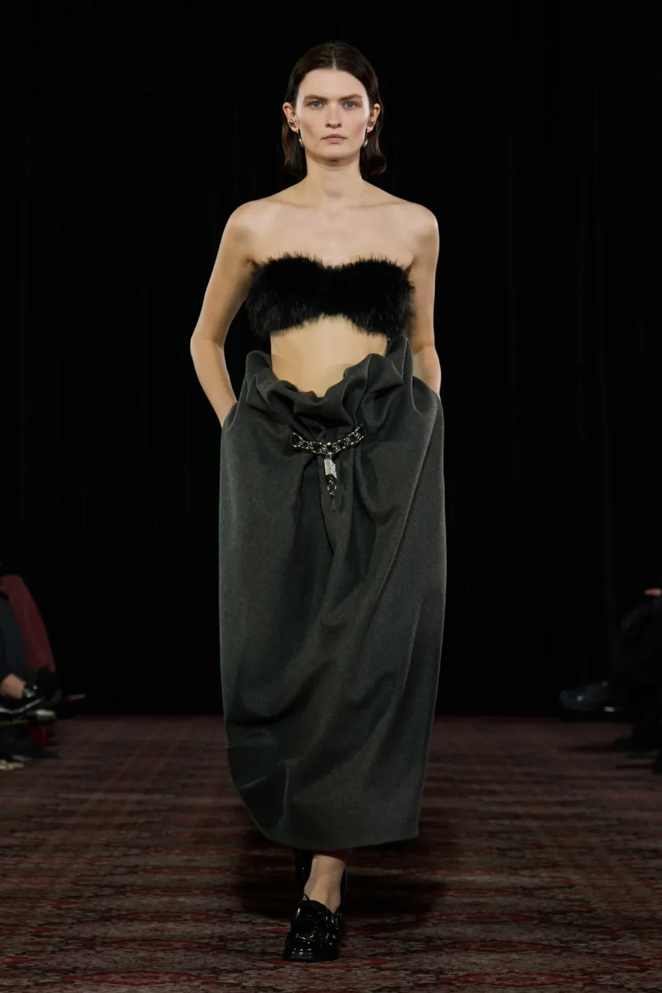 00052-simone-rocha-fall-2025-ready-to-wear-credit-gorunway