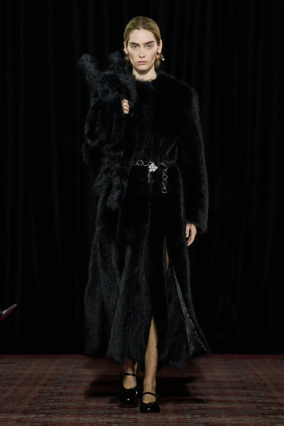 00054-simone-rocha-fall-2025-ready-to-wear-credit-gorunway