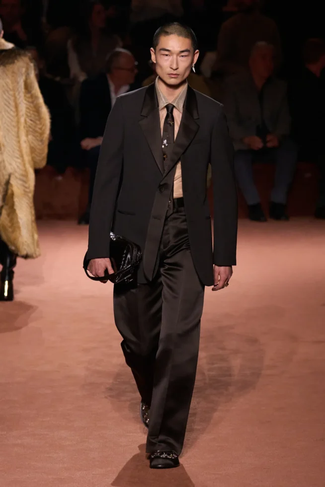 00055-fendi-fall-2025-ready-to-wear-credit-gorunway