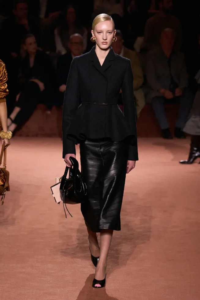00057-fendi-fall-2025-ready-to-wear-credit-gorunway