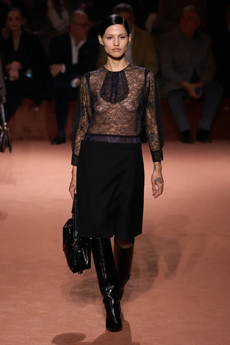 00061-fendi-fall-2025-ready-to-wear-credit-gorunway