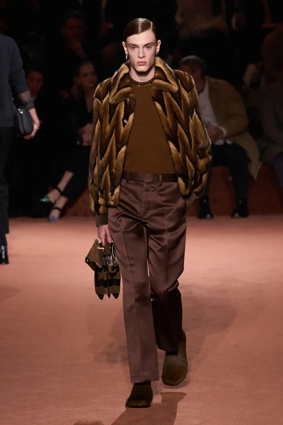 00065-fendi-fall-2025-ready-to-wear-credit-gorunway