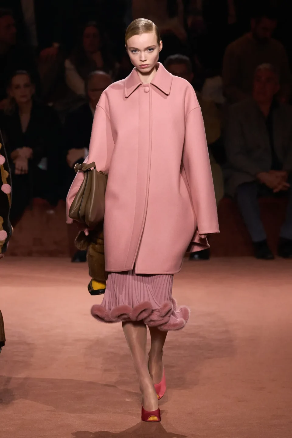 00071-fendi-fall-2025-ready-to-wear-credit-gorunway