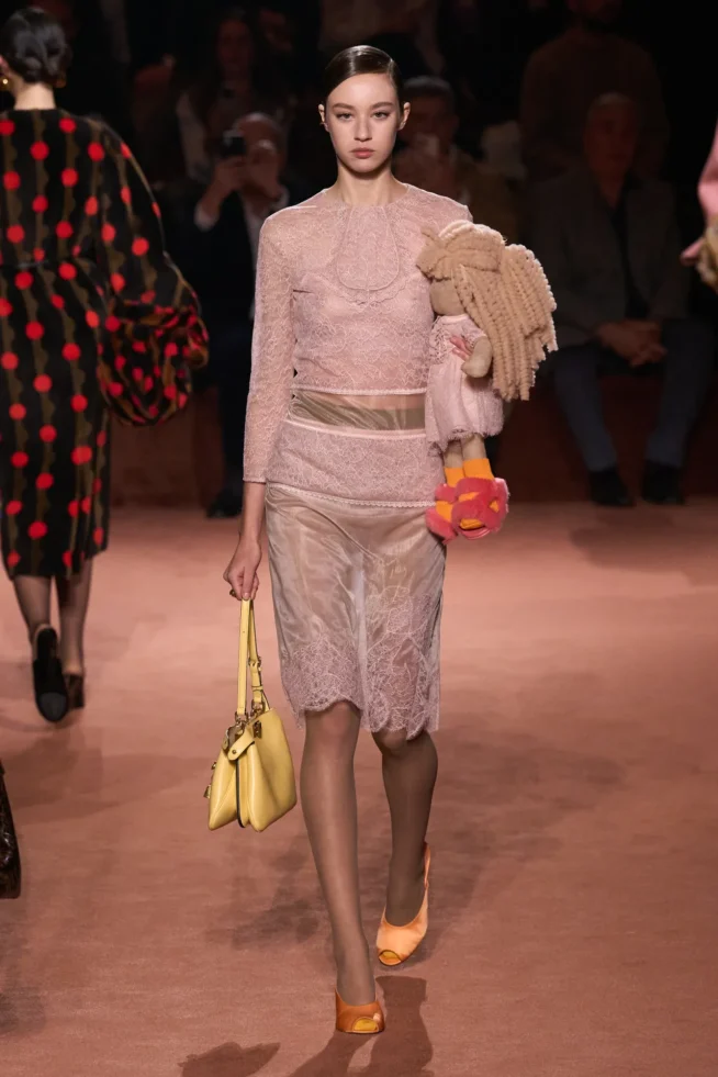00072-fendi-fall-2025-ready-to-wear-credit-gorunway