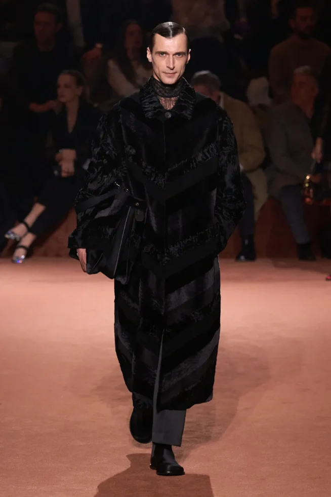 00078-fendi-fall-2025-ready-to-wear-credit-gorunway