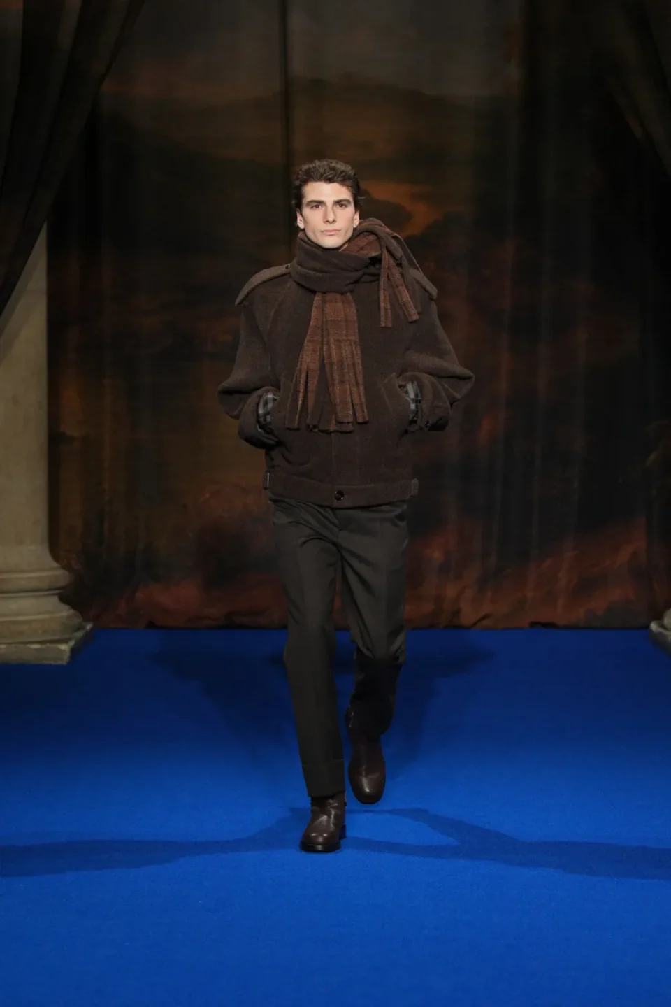 DT_BURBERRY_2025_W25_FEBRUARY_SHOW_RUNWAY_LOOK_FRONT_02_RGB _2x3