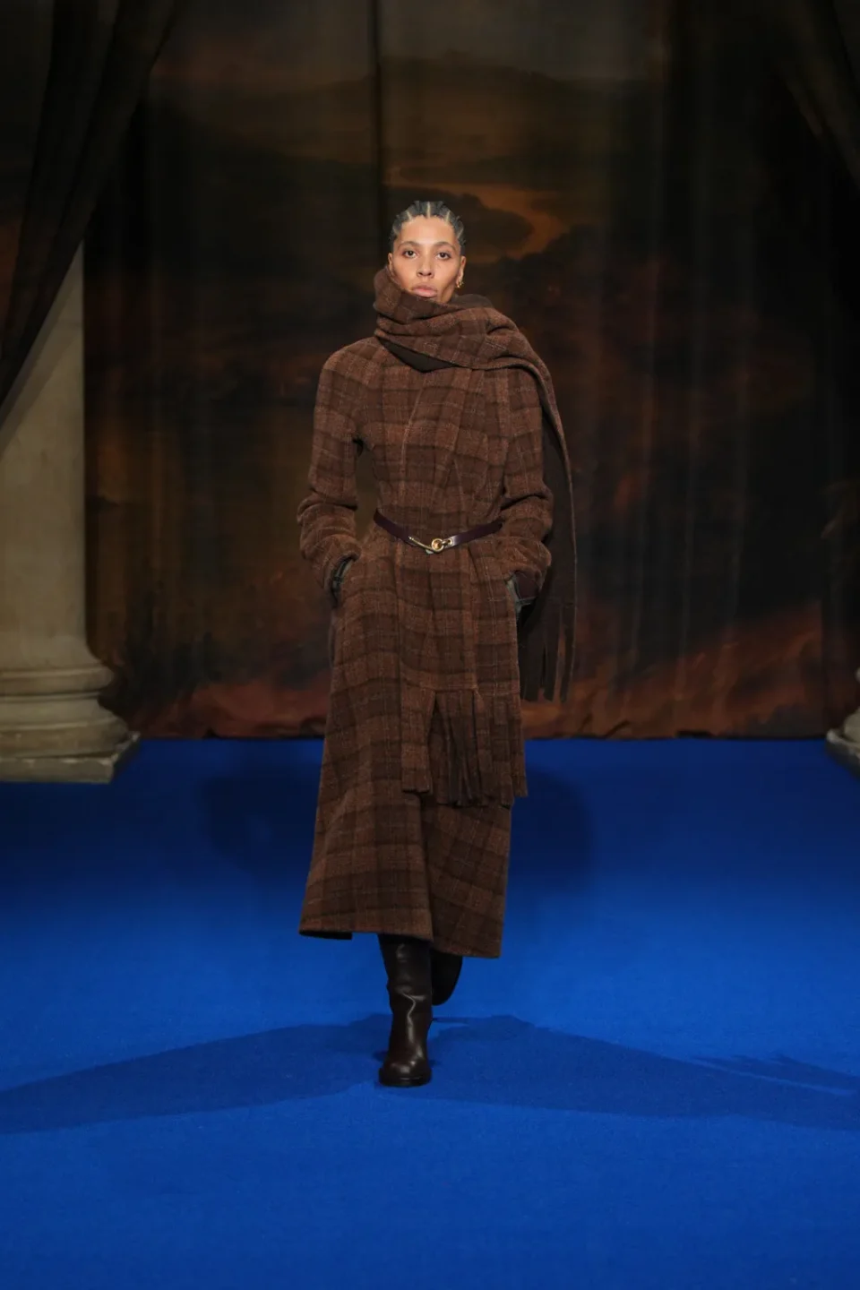 DT_BURBERRY_2025_W25_FEBRUARY_SHOW_RUNWAY_LOOK_FRONT_03_RGB _2x3