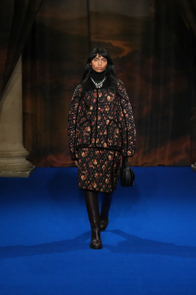 DT_BURBERRY_2025_W25_FEBRUARY_SHOW_RUNWAY_LOOK_FRONT_07_RGB _2x3