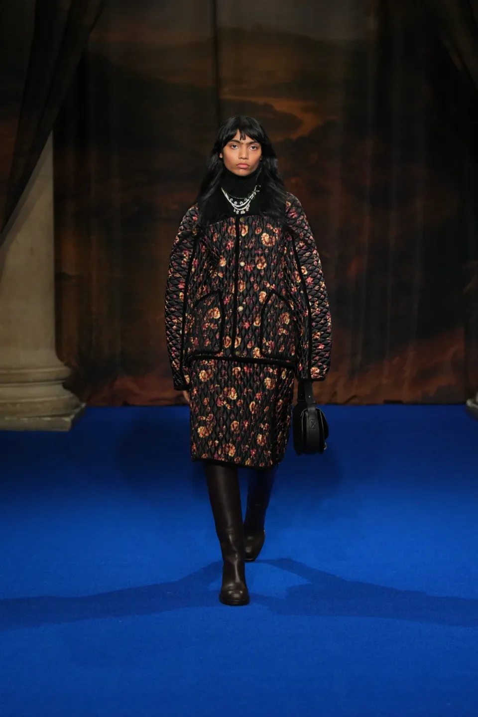 DT_BURBERRY_2025_W25_FEBRUARY_SHOW_RUNWAY_LOOK_FRONT_07_RGB _2x3
