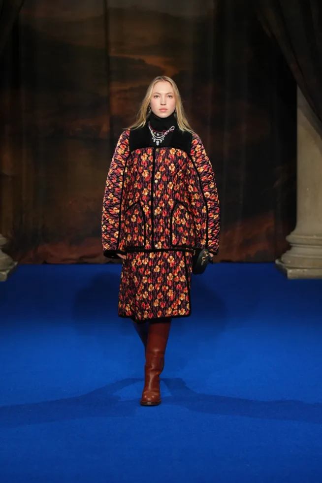 DT_BURBERRY_2025_W25_FEBRUARY_SHOW_RUNWAY_LOOK_FRONT_11_RGB _2x3