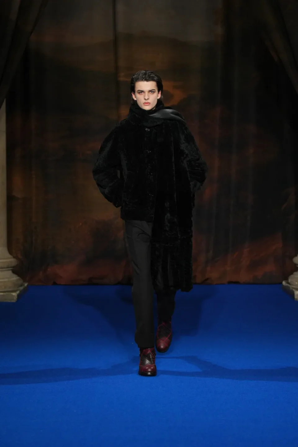 DT_BURBERRY_2025_W25_FEBRUARY_SHOW_RUNWAY_LOOK_FRONT_18_RGB _2x3