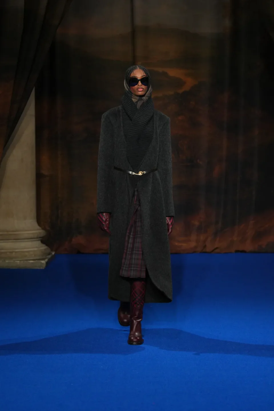 DT_BURBERRY_2025_W25_FEBRUARY_SHOW_RUNWAY_LOOK_FRONT_19_RGB _2x3
