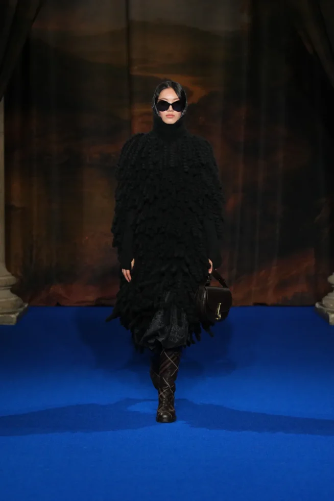 DT_BURBERRY_2025_W25_FEBRUARY_SHOW_RUNWAY_LOOK_FRONT_23_RGB _2x3 (1)