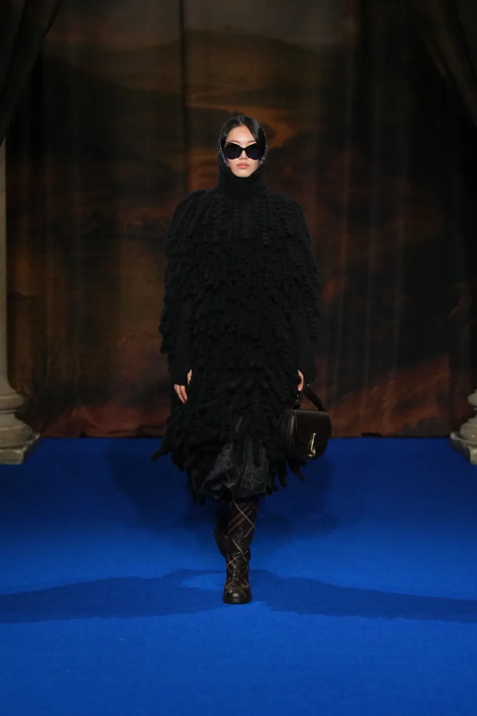 DT_BURBERRY_2025_W25_FEBRUARY_SHOW_RUNWAY_LOOK_FRONT_23_RGB _2x3 (1)