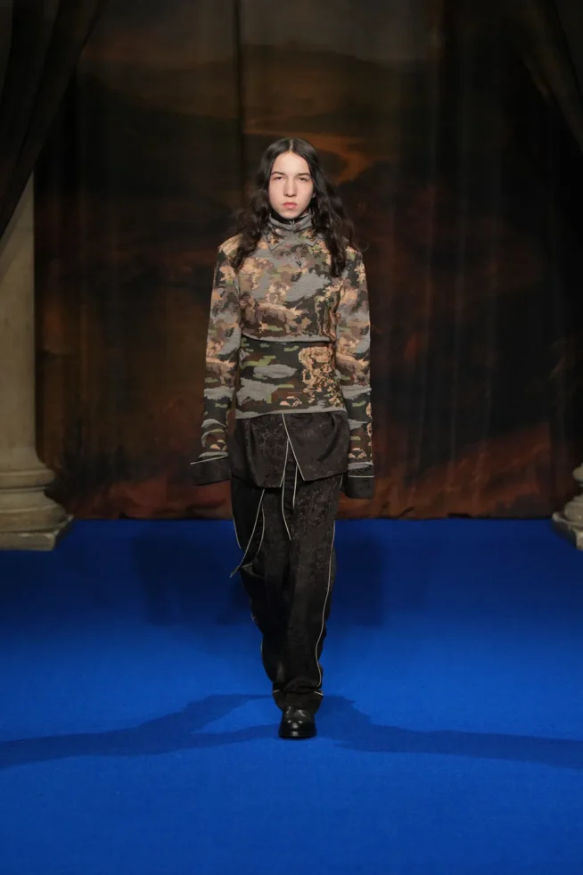 DT_BURBERRY_2025_W25_FEBRUARY_SHOW_RUNWAY_LOOK_FRONT_36_RGB _2x3