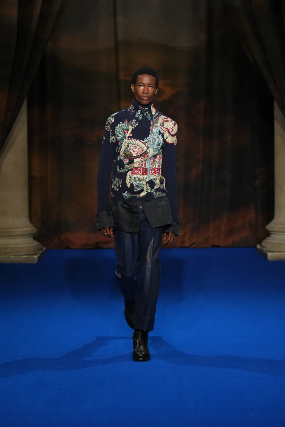 DT_BURBERRY_2025_W25_FEBRUARY_SHOW_RUNWAY_LOOK_FRONT_50_RGB _2x3
