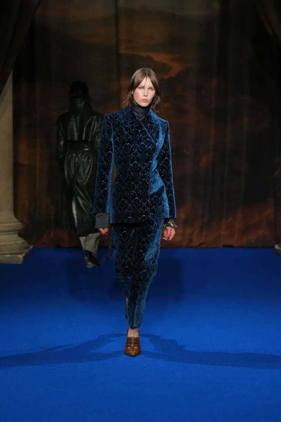 DT_BURBERRY_2025_W25_FEBRUARY_SHOW_RUNWAY_LOOK_FRONT_54_RGB _2x3