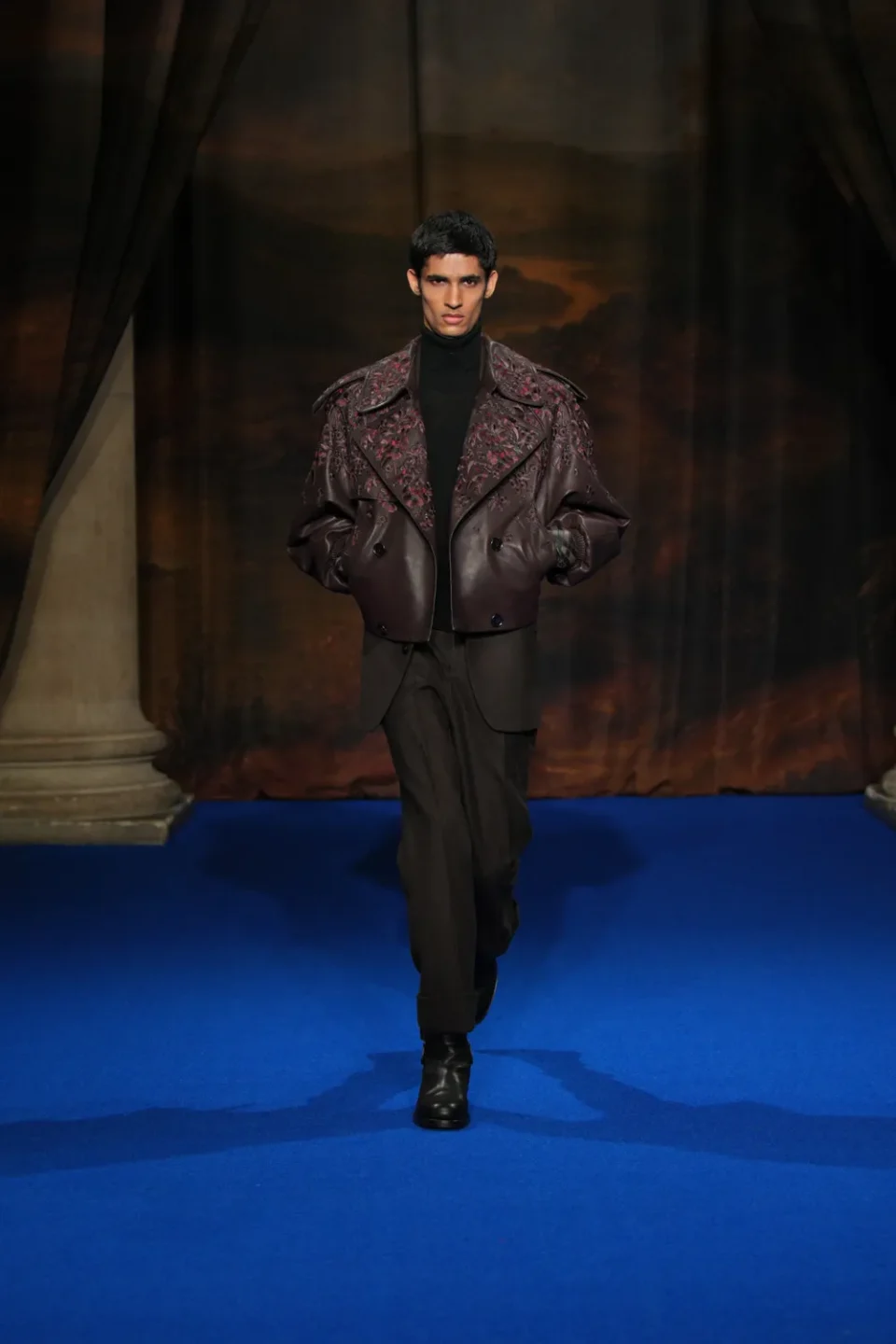 DT_BURBERRY_2025_W25_FEBRUARY_SHOW_RUNWAY_LOOK_FRONT_55_RGB _2x3