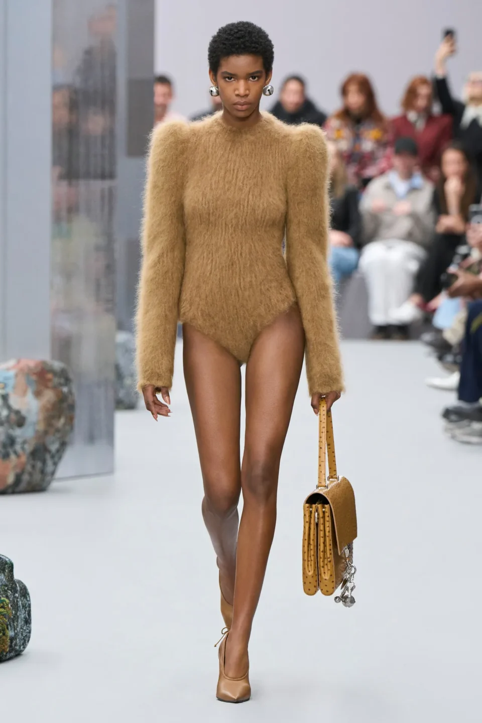 00001-acne-studios-fall-2025-ready-to-wear-credit-gorunway