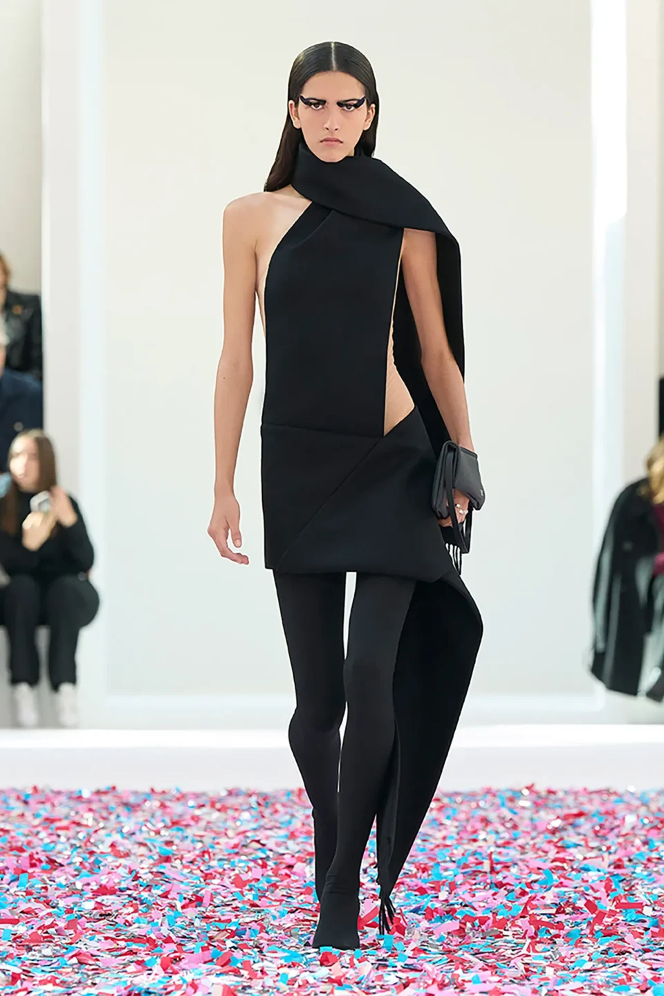 00001-courreges-fall-2025-ready-to-wear-credit-brand