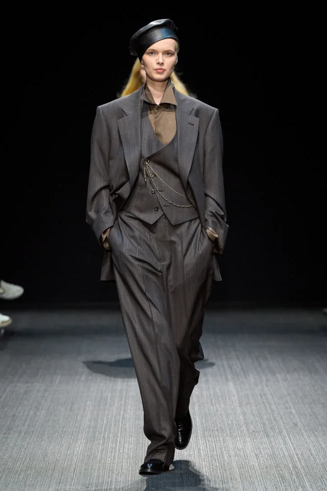 00001-emporio-armani-fall-2025-ready-to-wear-credit-gorunway