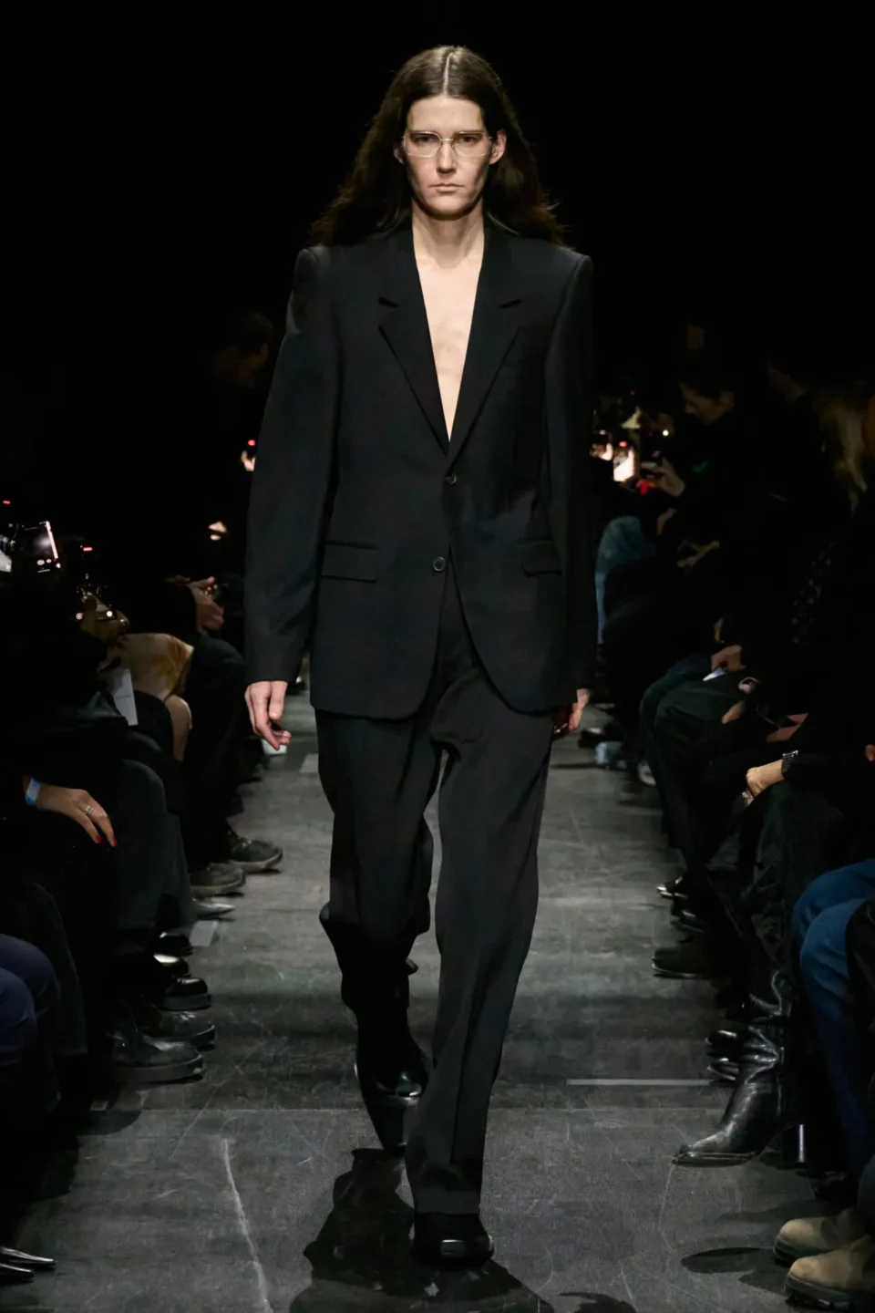 00002-balenciaga-fall-2025-ready-to-wear-credit-gorunway