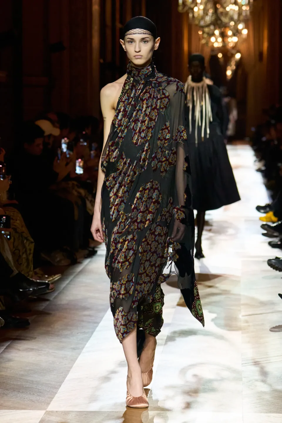 00002-dries-van-noten-fall-2025-ready-to-wear-credit-gorunway