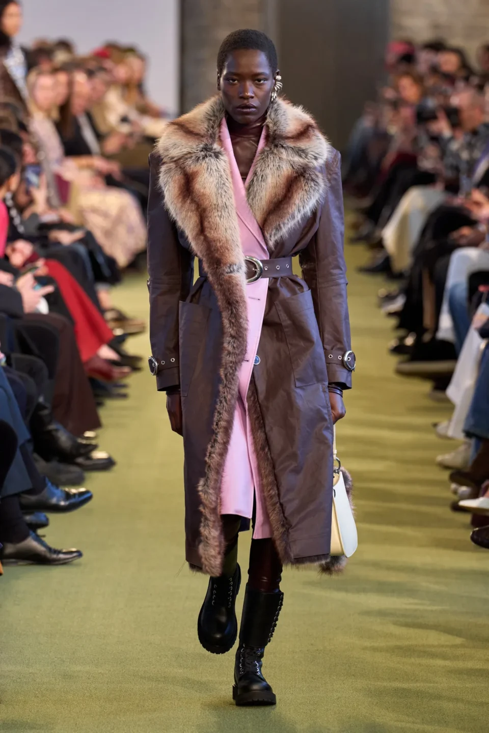 00002-rabanne-fall-2025-ready-to-wear-credit-gorunway