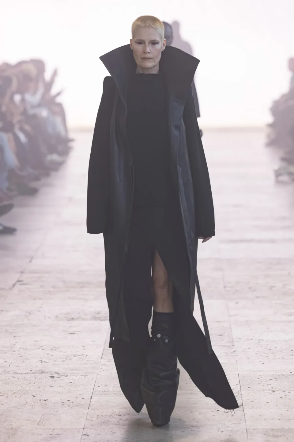 00002-rick-owens-fall-2025-ready-to-wear-credit-brand