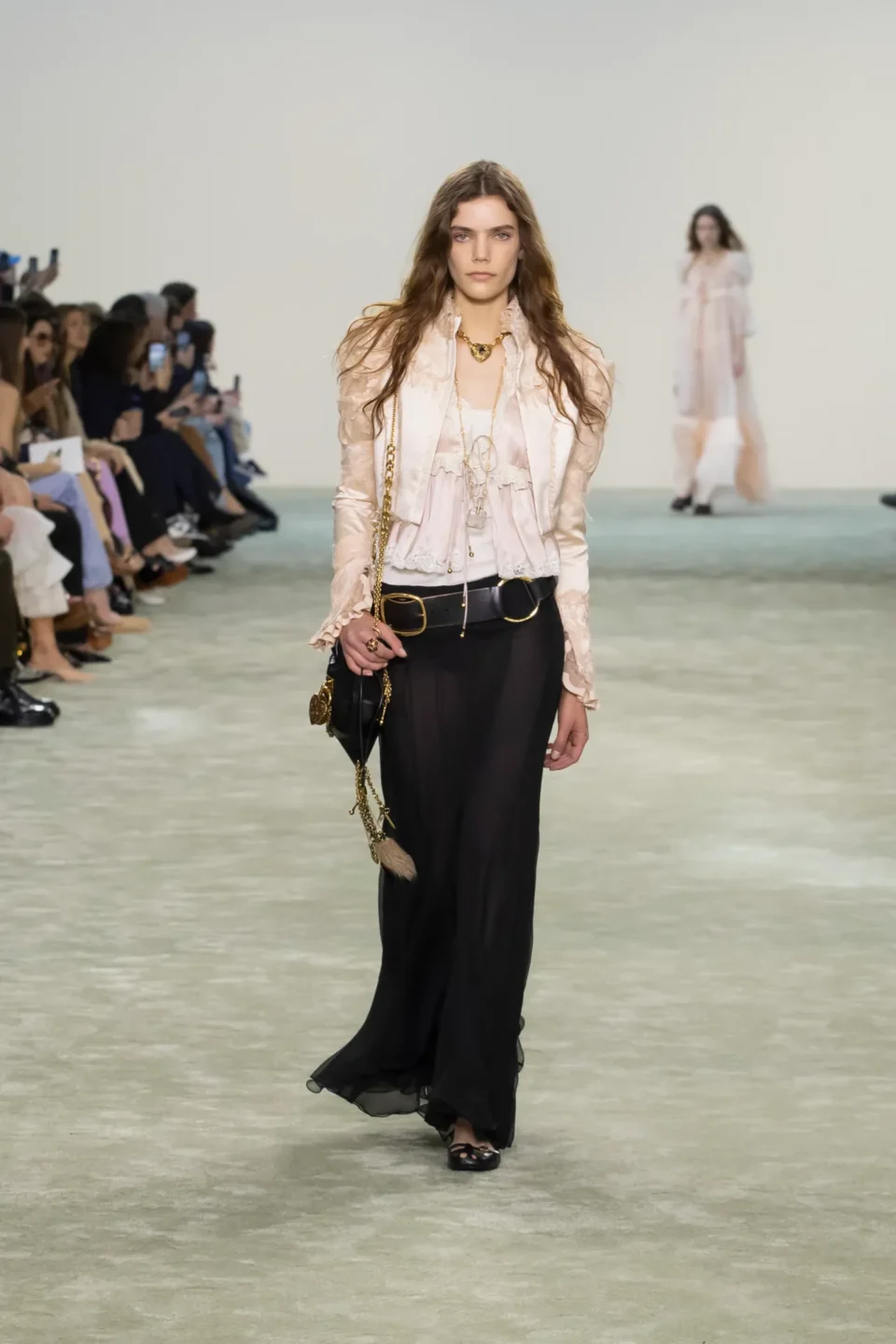 00003-chloe-fall-2025-ready-to-wear-credit-brand