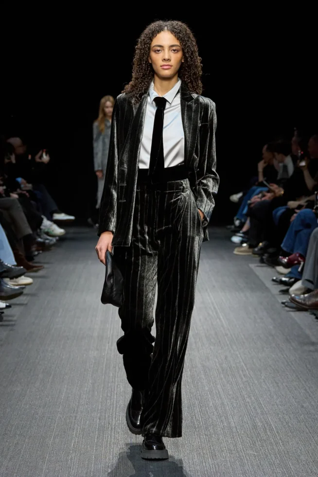00003-emporio-armani-fall-2025-ready-to-wear-credit-gorunway (1)
