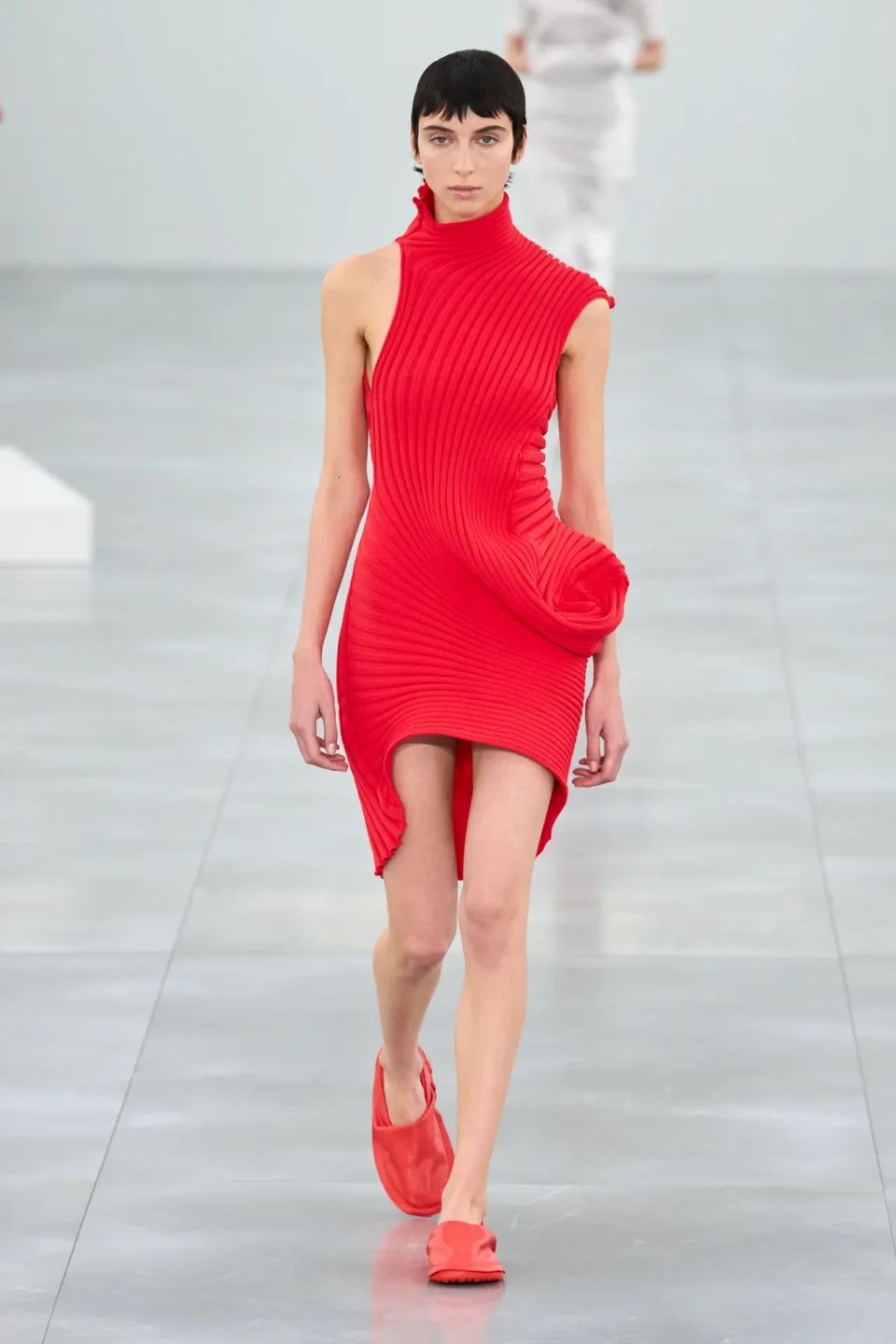 00003-issey-miyake-fall-2025-ready-to-wear-credit-gorunway