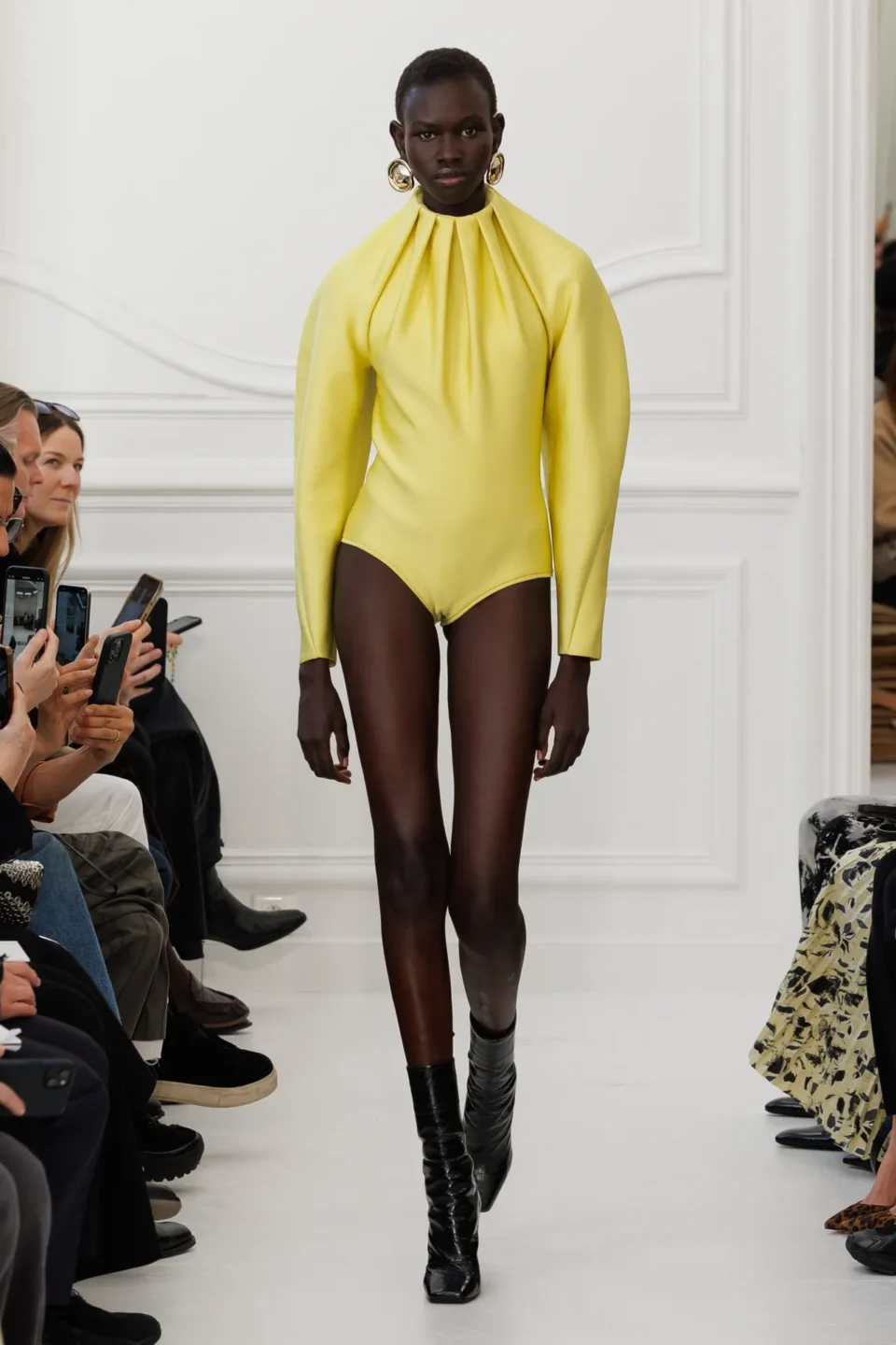 00004-givenchy-fall-2025-ready-to-wear-credit-brand