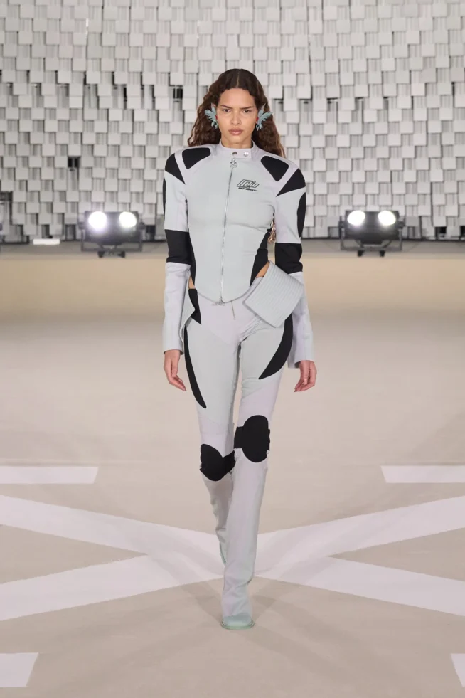 00004-off-white-fall-2025-ready-to-wear-credit-gorunway