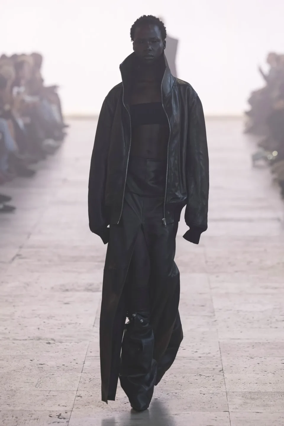 00004-rick-owens-fall-2025-ready-to-wear-credit-brand