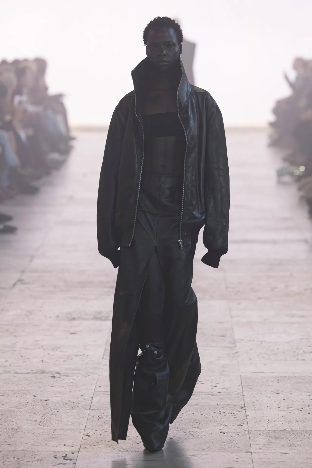 00004-rick-owens-fall-2025-ready-to-wear-credit-brand