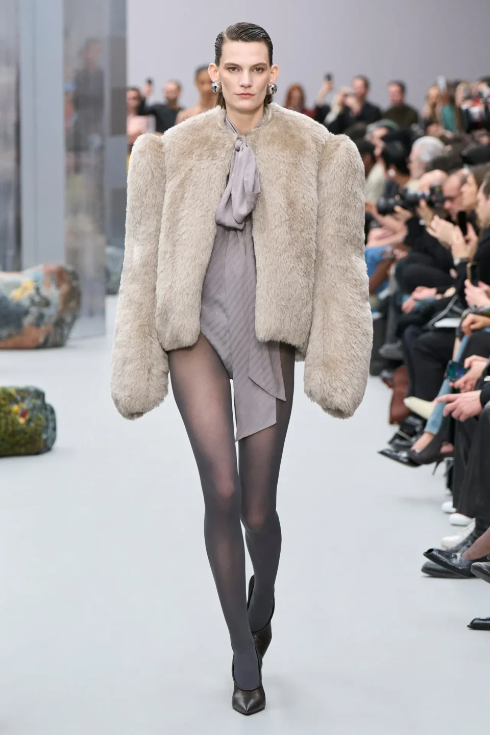 00005-acne-studios-fall-2025-ready-to-wear-credit-gorunway