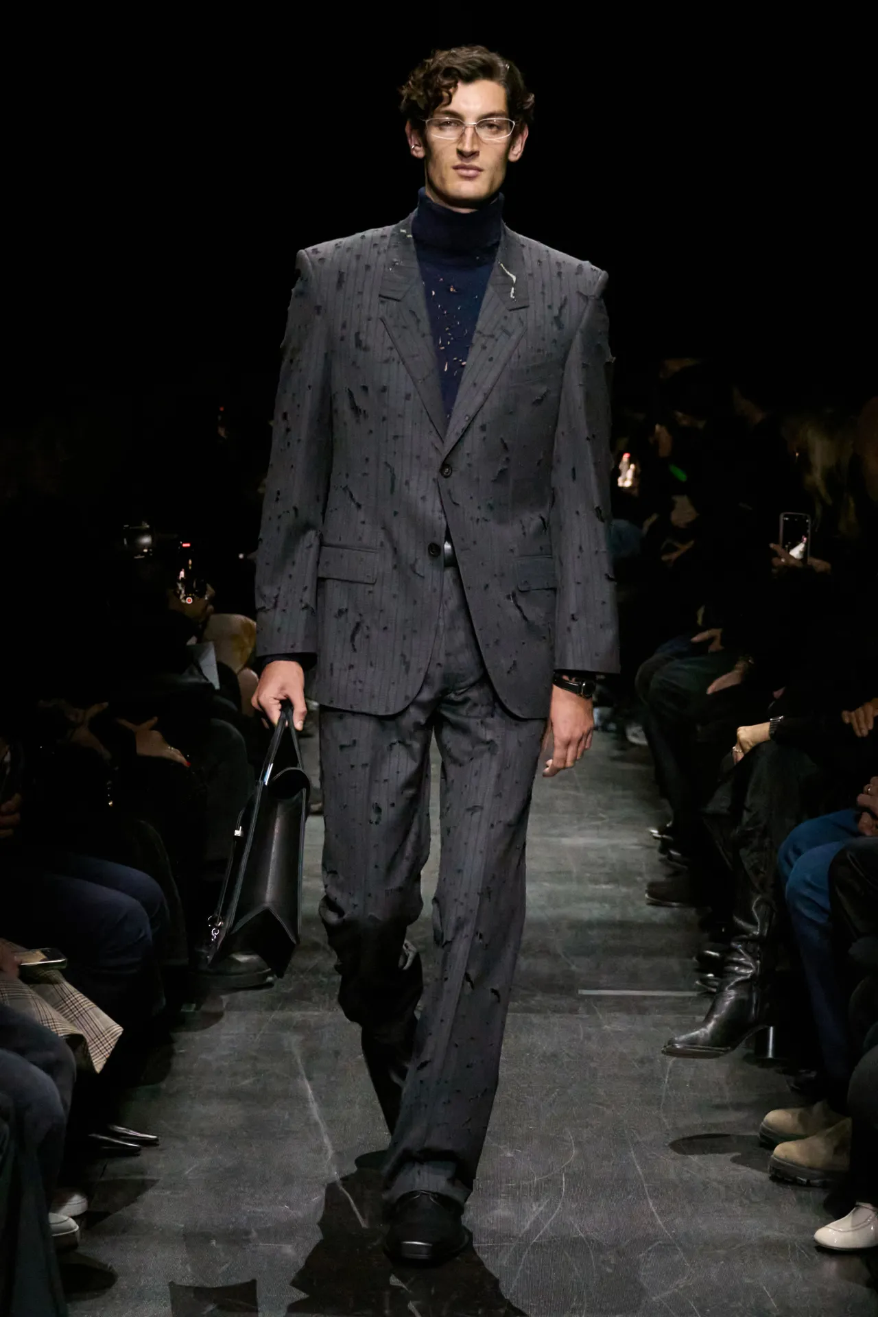 00005-balenciaga-fall-2025-ready-to-wear-credit-gorunway