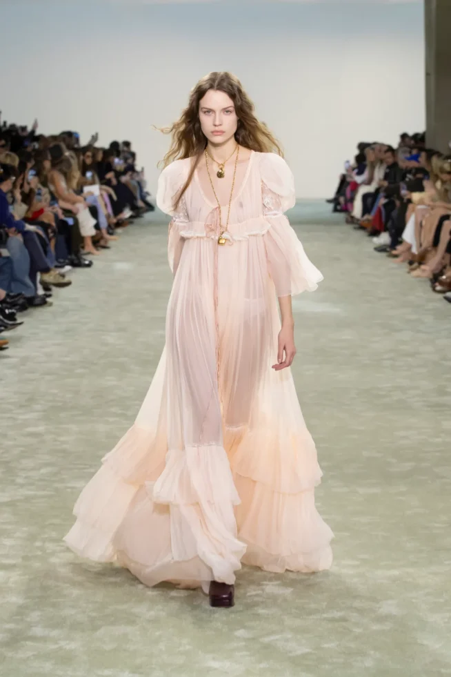 00005-chloe-fall-2025-ready-to-wear-credit-brand