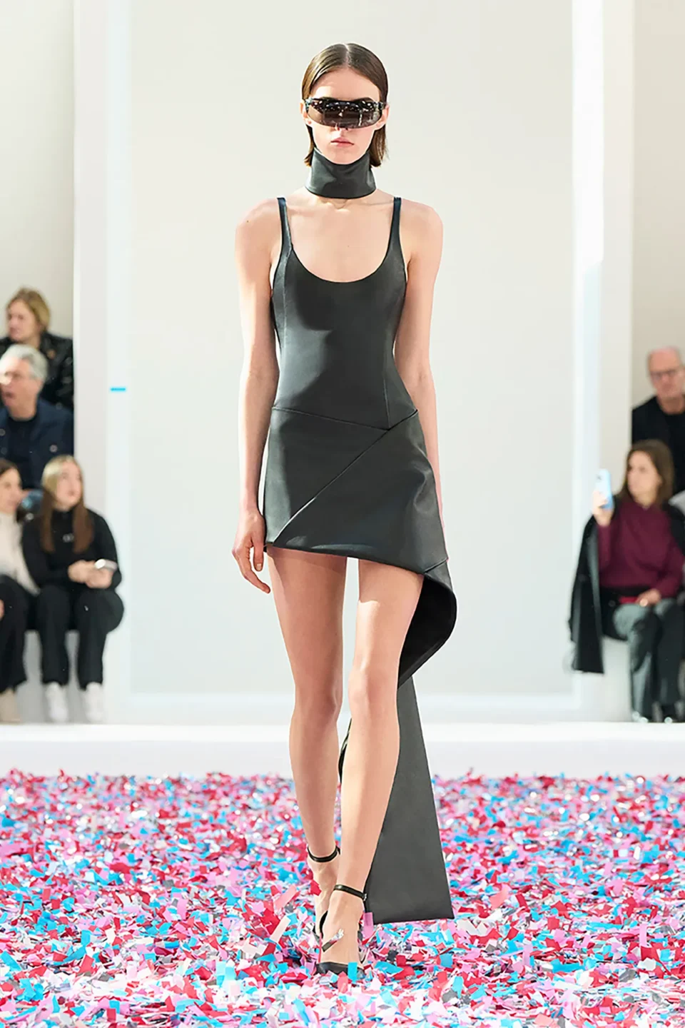 00005-courreges-fall-2025-ready-to-wear-credit-brand