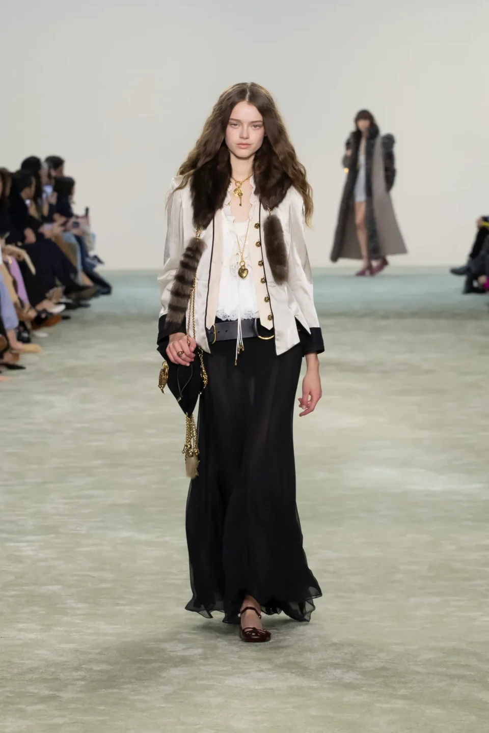 00006-chloe-fall-2025-ready-to-wear-credit-brand