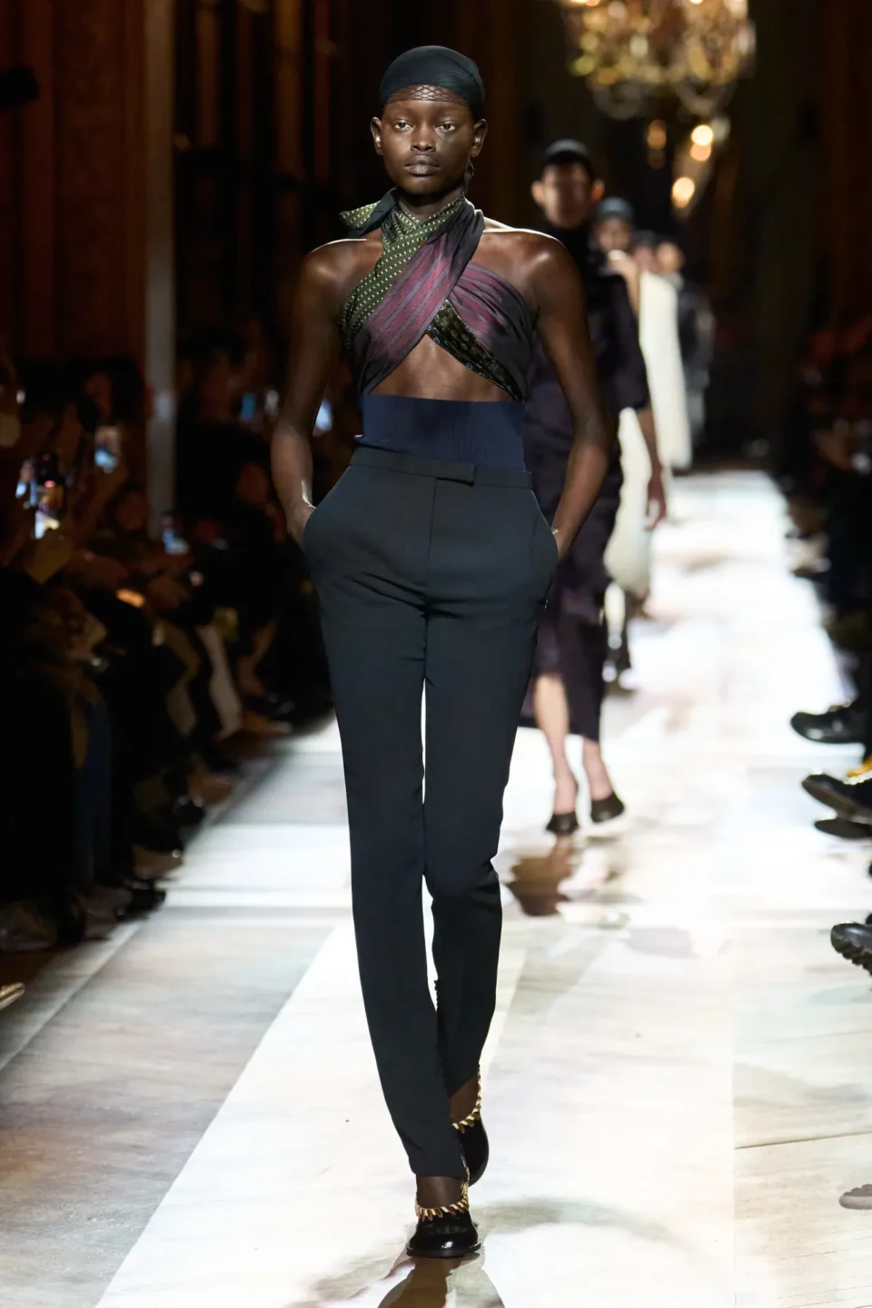 00006-dries-van-noten-fall-2025-ready-to-wear-credit-gorunway