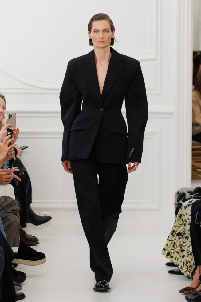00006-givenchy-fall-2025-ready-to-wear-credit-brand
