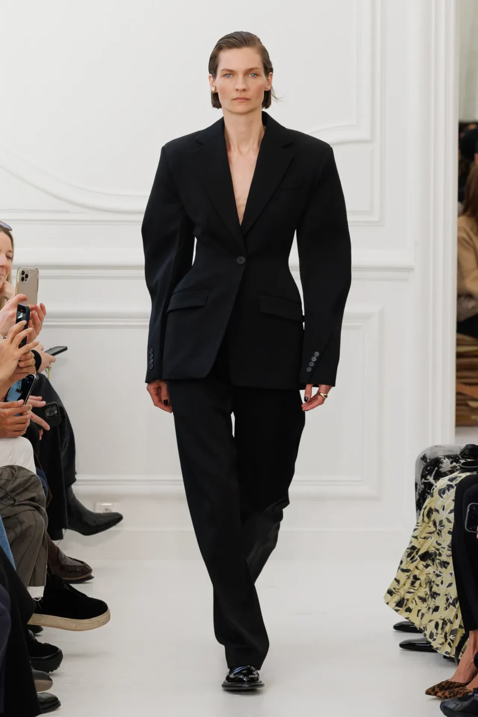 00006-givenchy-fall-2025-ready-to-wear-credit-brand
