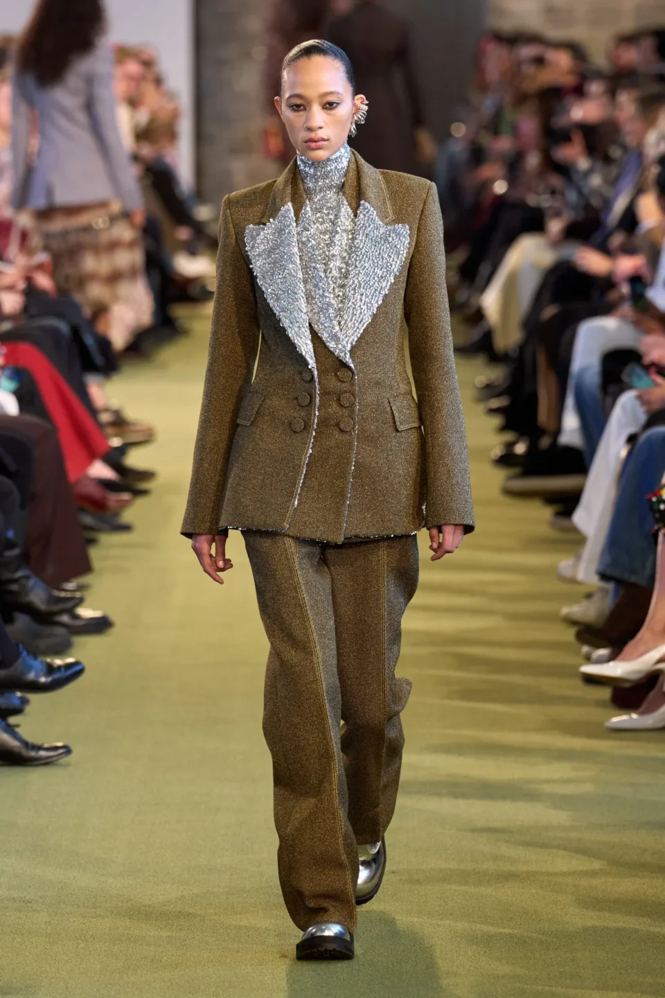 00006-rabanne-fall-2025-ready-to-wear-credit-gorunway