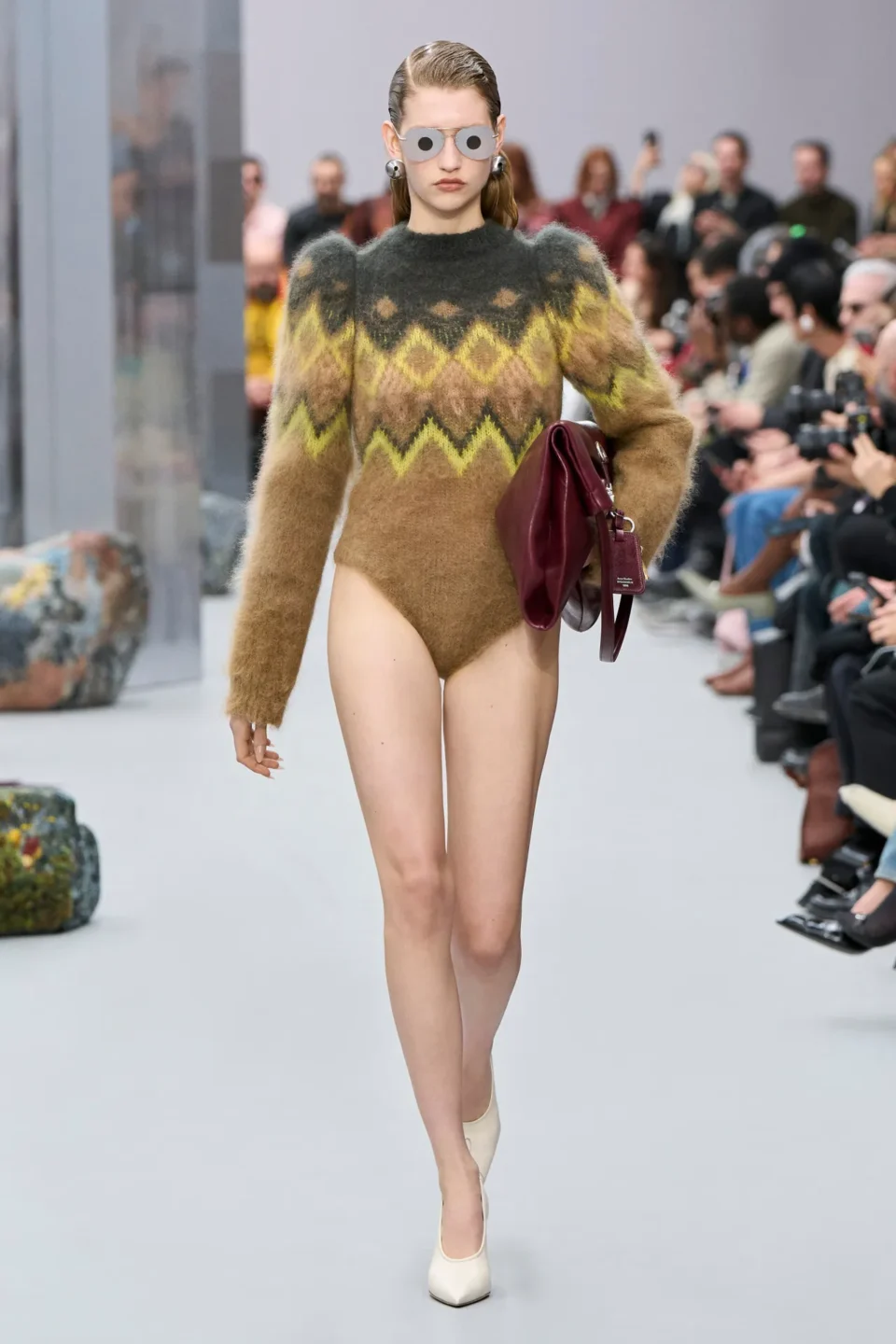 00007-acne-studios-fall-2025-ready-to-wear-credit-gorunway