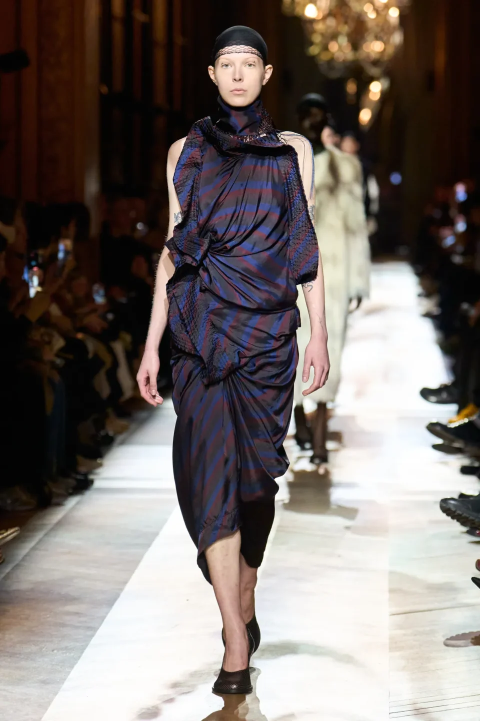 00007-dries-van-noten-fall-2025-ready-to-wear-credit-gorunway