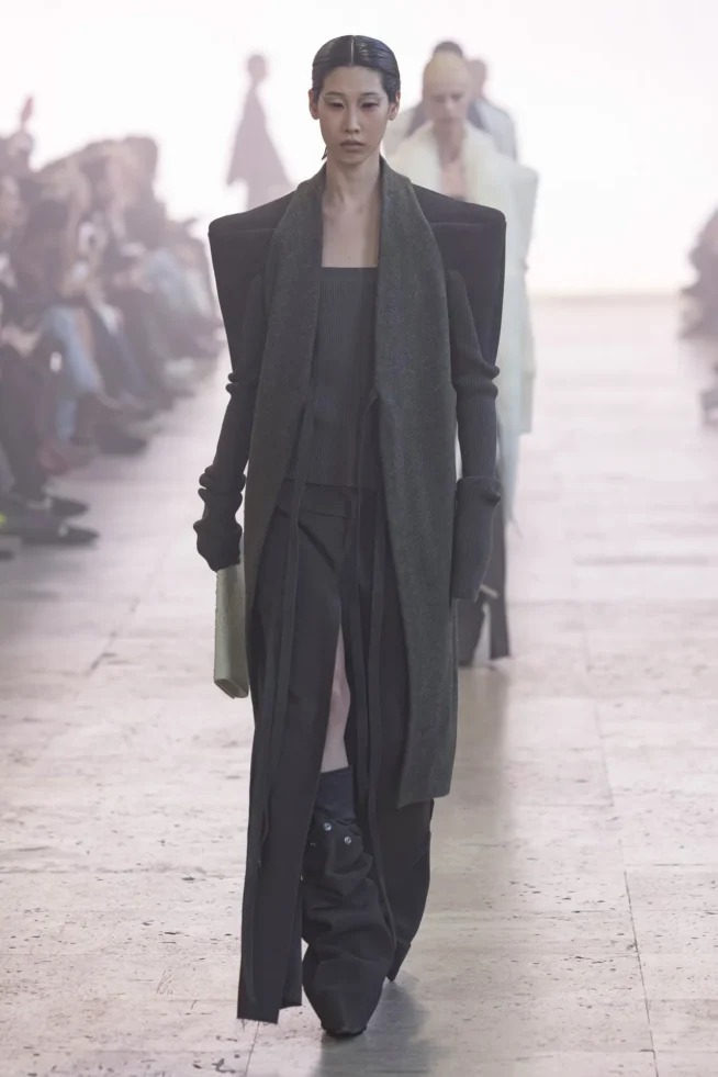 00007-rick-owens-fall-2025-ready-to-wear-credit-brand